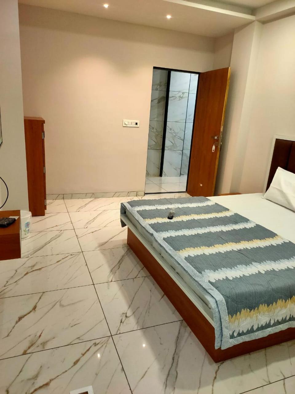 Hotel Janta Inn Vapi Εξωτερικό φωτογραφία