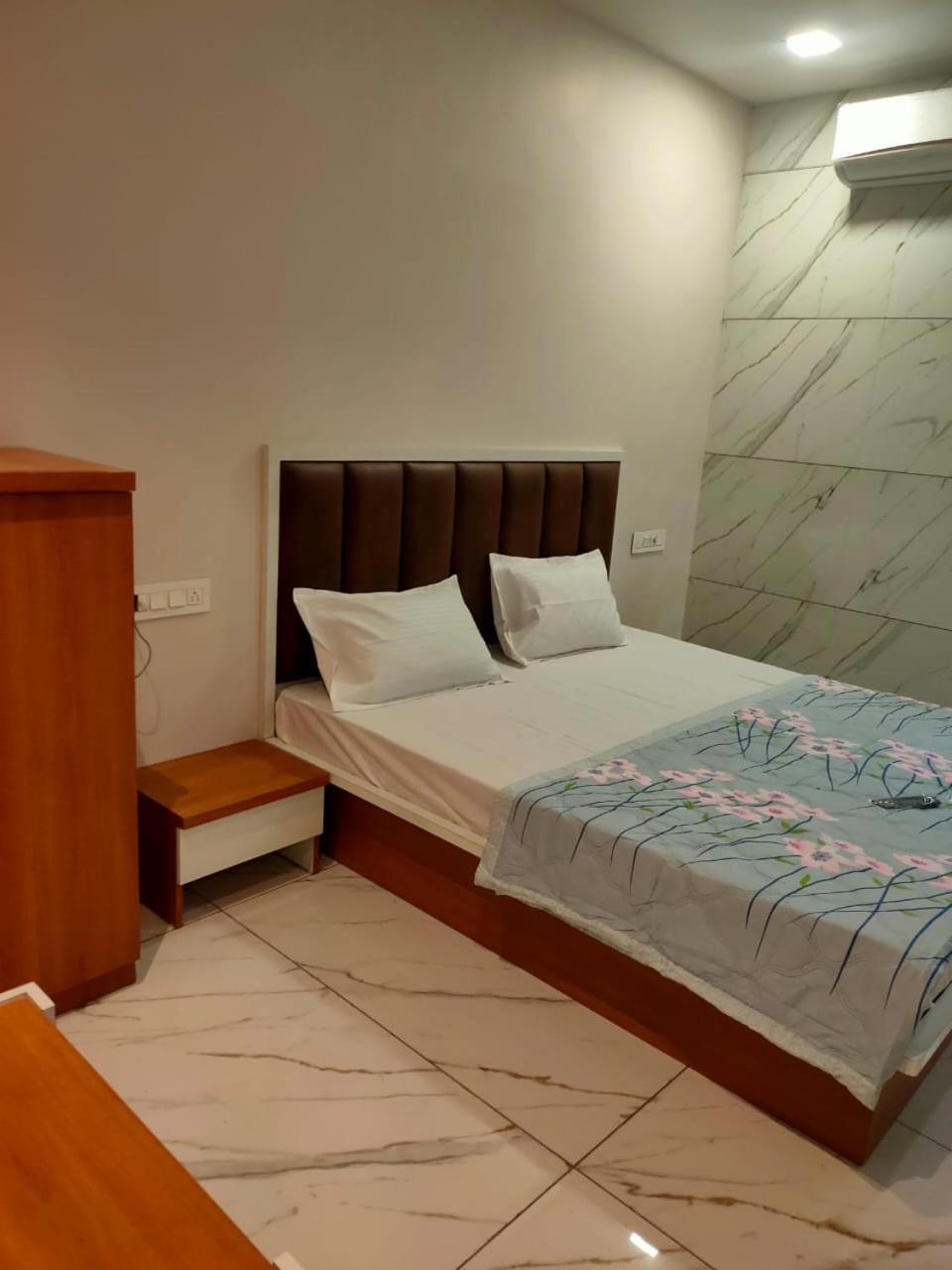 Hotel Janta Inn Vapi Εξωτερικό φωτογραφία